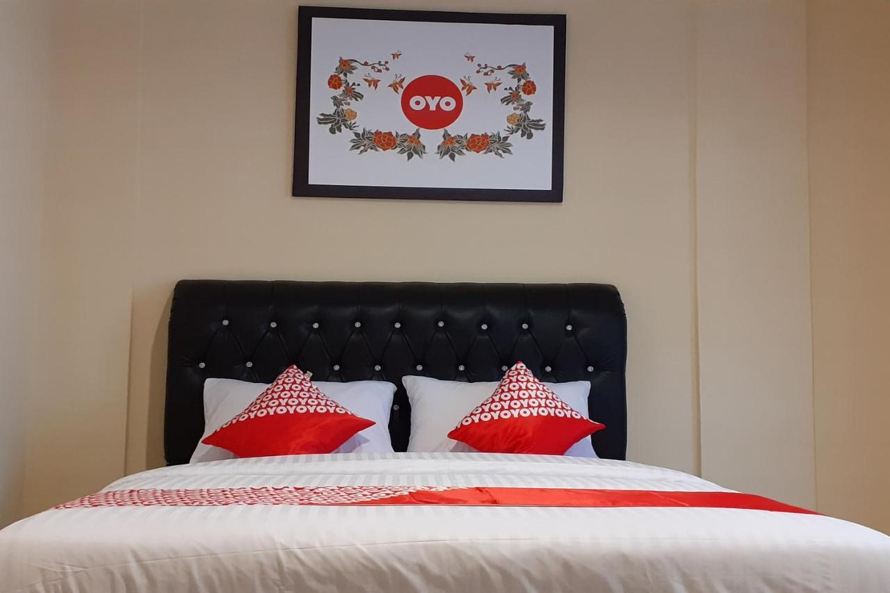 Oyo 1053 Angelyn Hotel Medan