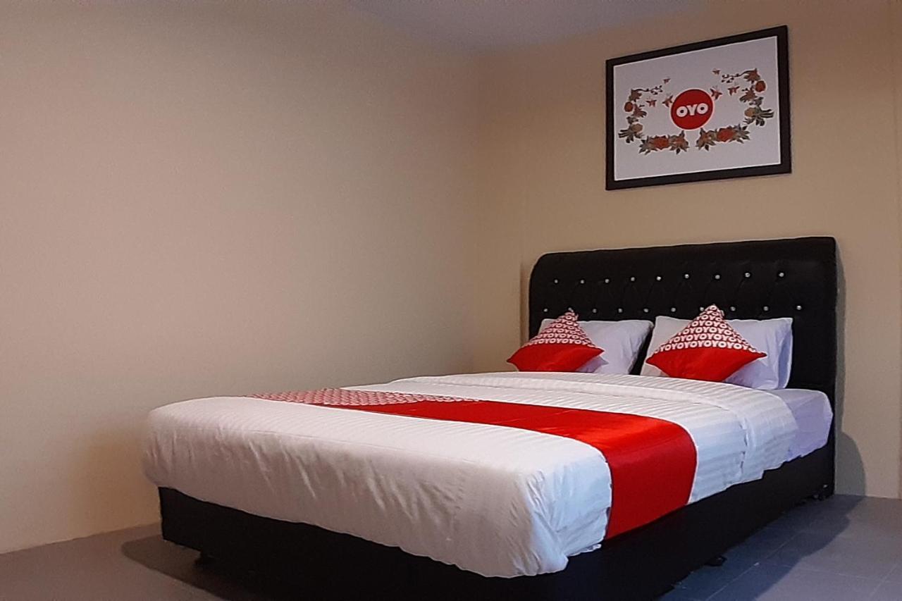 Hotel Oyo 1053 Angelyn Medan