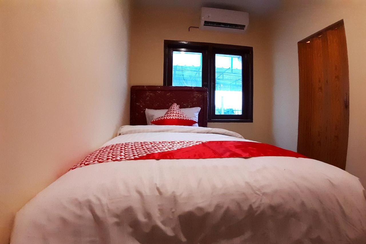 Hotel Oyo 1053 Angelyn Medan