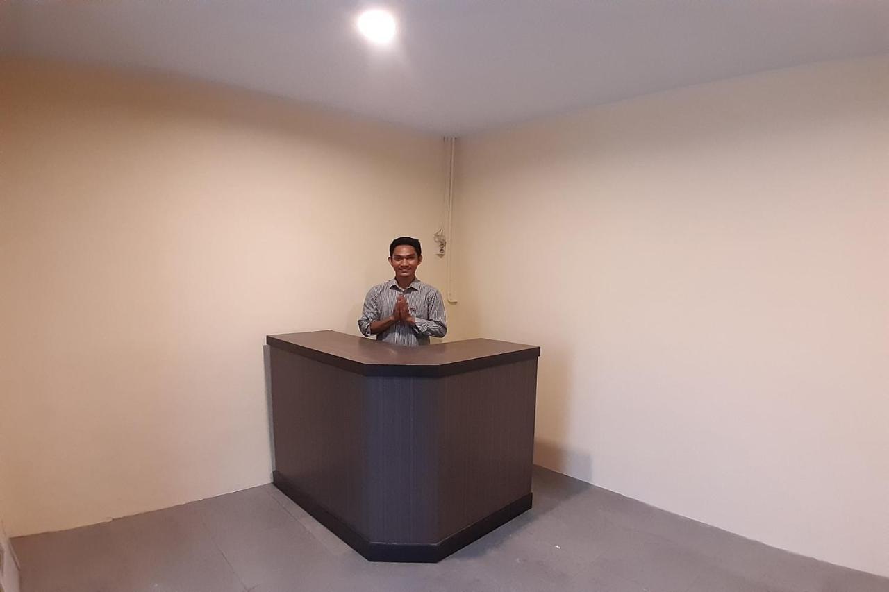 Oyo 1053 Angelyn Hotel 2*