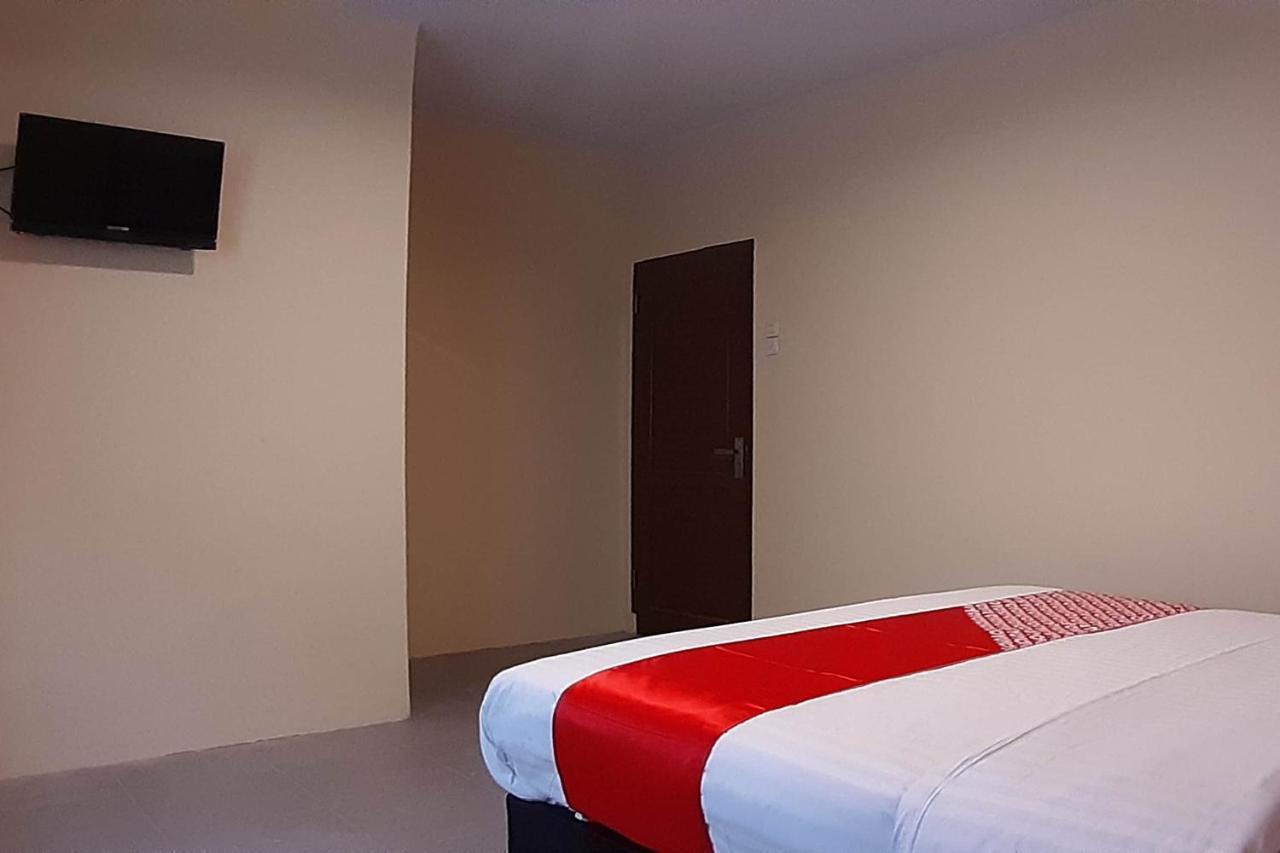 Oyo 1053 Angelyn Hotel Medan