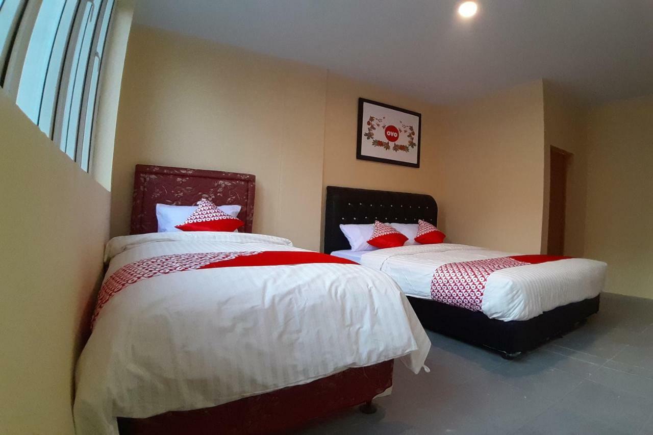 Oyo 1053 Angelyn Hotel Medan